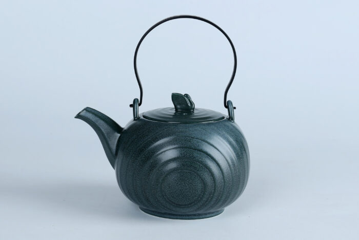 70018 Porcelain Teapot Reactive Glazed Porcelain, Metal Handle