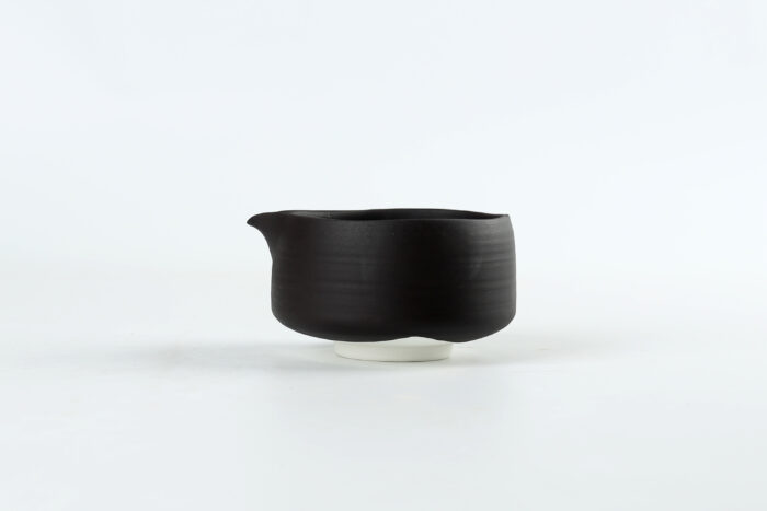 70264 Premium Porcelain Matcha Bowl with Spout - Image 3