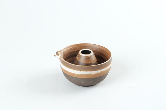 80393 BR Premium Matcha Tea Bowl with Pouring Spout - Image 2