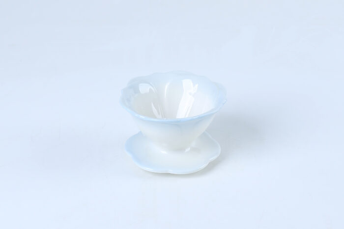 80523 Petals Pour-Over Ceramic Coffee Dripper - Image 3